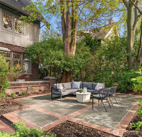 1212 21st Avenue E, Seattle, WA 98112