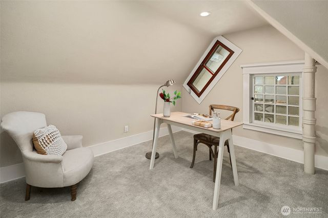 1212 21st Avenue E, Seattle, WA 98112