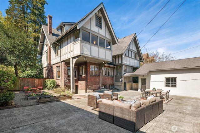 1212 21st Avenue E, Seattle, WA 98112