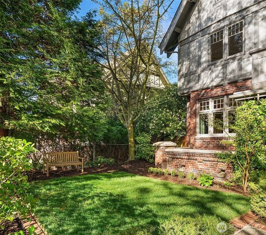 1212 21st Avenue E, Seattle, WA 98112