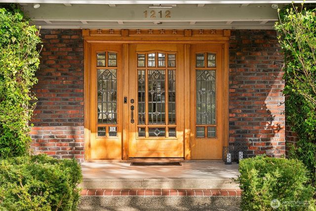 1212 21st Avenue E, Seattle, WA 98112