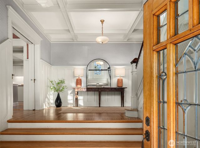 1212 21st Avenue E, Seattle, WA 98112