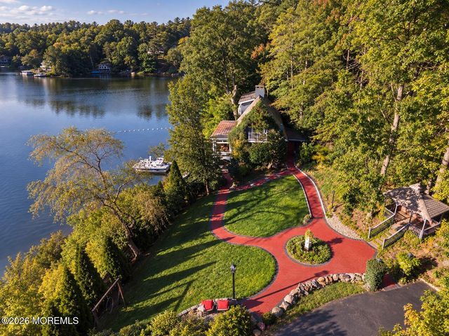 10C Edgemere Drive, Matawan, NJ 07747