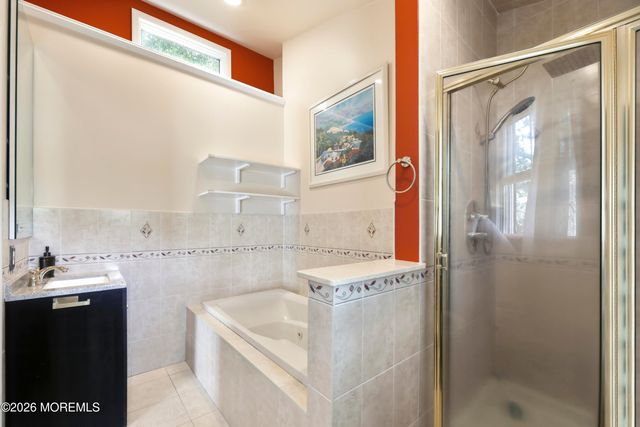 10C Edgemere Drive, Matawan, NJ 07747