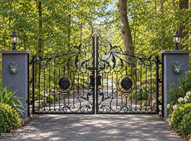 10C Edgemere Drive, Matawan, NJ 07747
