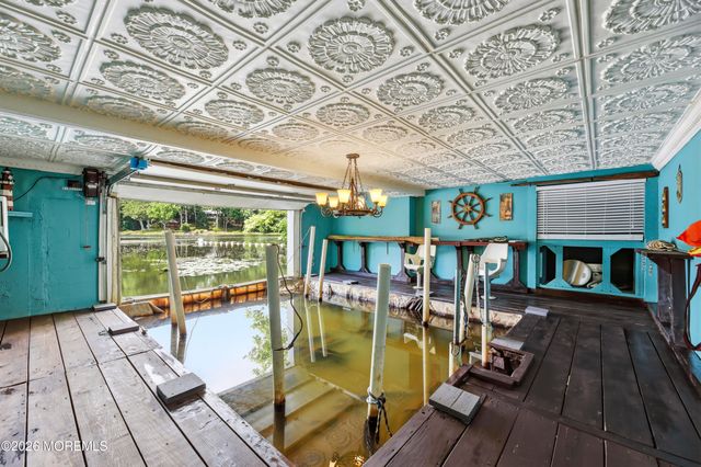 10C Edgemere Drive, Matawan, NJ 07747