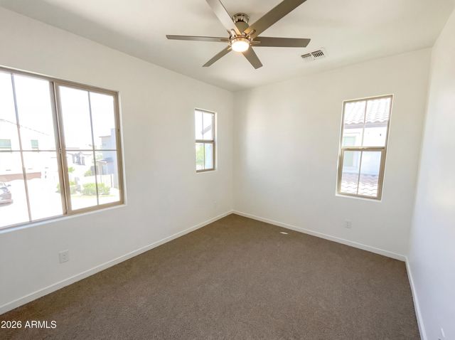 1952 S FOLLETT Way, Gilbert, AZ 85295