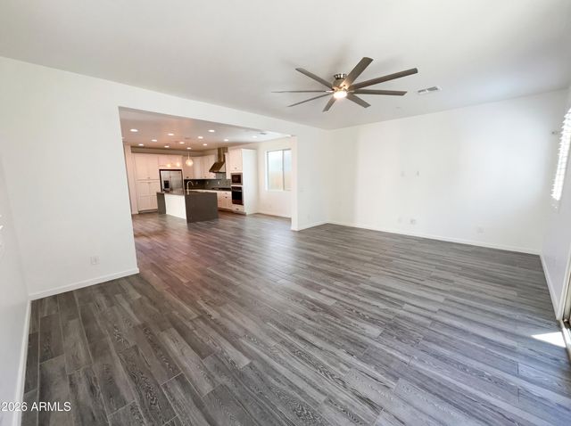 1952 S FOLLETT Way, Gilbert, AZ 85295