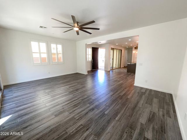 1952 S FOLLETT Way, Gilbert, AZ 85295