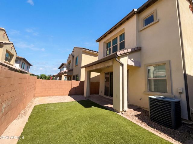 1952 S FOLLETT Way, Gilbert, AZ 85295