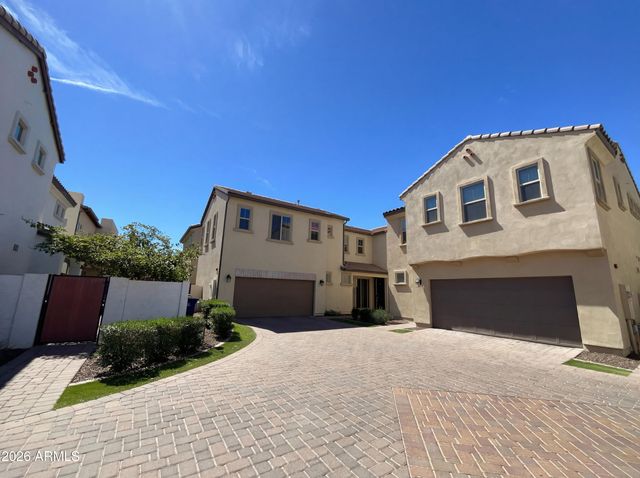 1952 S FOLLETT Way, Gilbert, AZ 85295