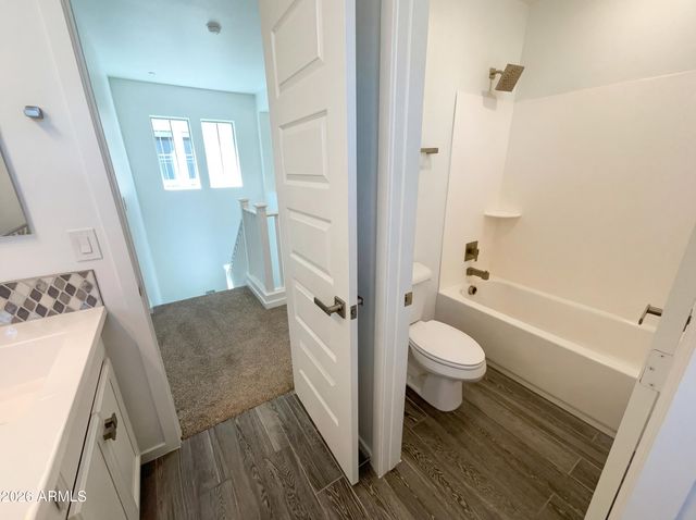 1952 S FOLLETT Way, Gilbert, AZ 85295