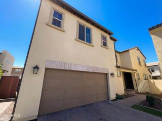 1952 S FOLLETT Way, Gilbert, AZ 85295