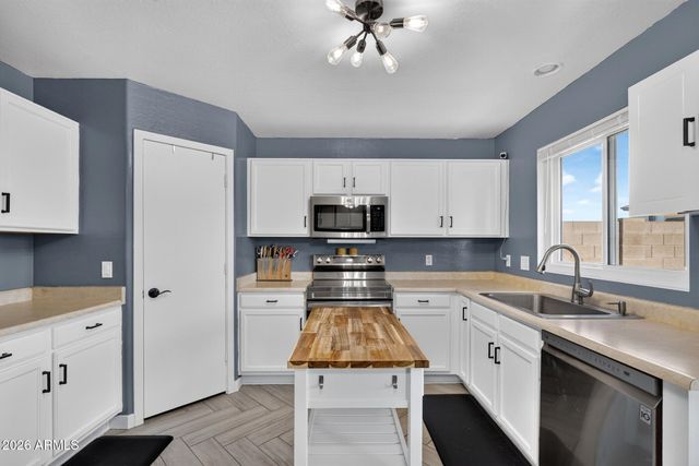 12235 W DAHLIA Drive, El Mirage, AZ 85335