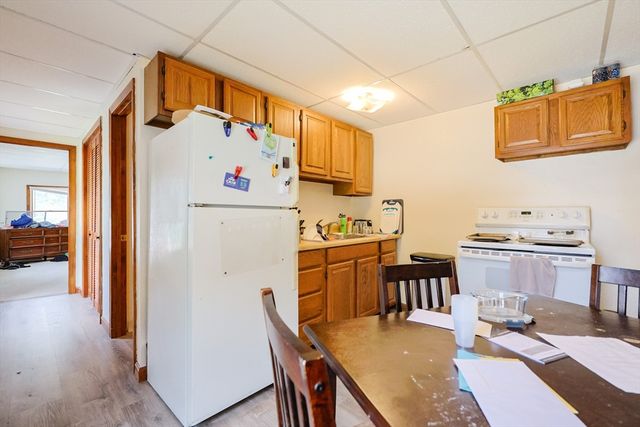 31-33 Leicester Street 4, Oxford, MA 01537