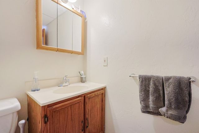 31-33 Leicester Street 4, Oxford, MA 01537