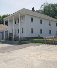 31-33 Leicester Street 4, Oxford, MA 01537