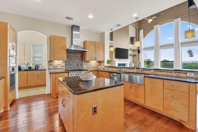 2000 Rio Mesa DR, Austin, TX 78732