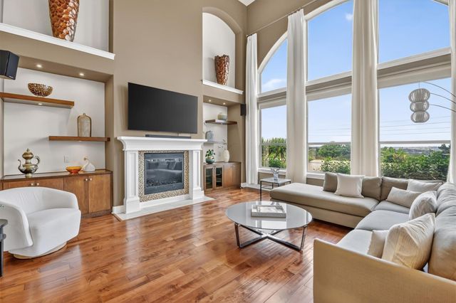 2000 Rio Mesa DR, Austin, TX 78732