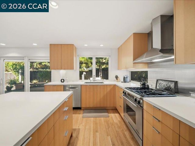 8 Dunsmoor Ct, Danville, CA 94526