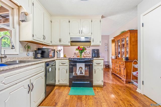 13805 Carter Road, Athens, AL 35611