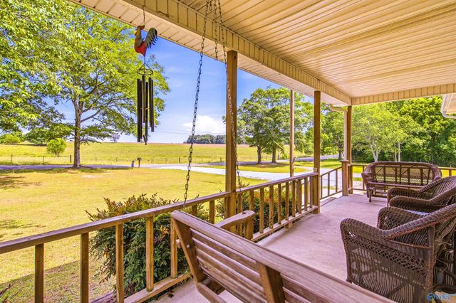 13805 Carter Road, Athens, AL 35611