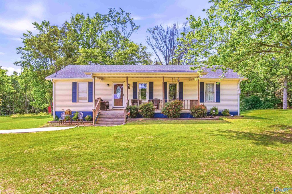 13805 Carter Road, Athens, AL 35611