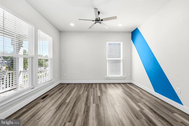 2020 SILVER SYCAMORE LN, Dumfries, VA 22026