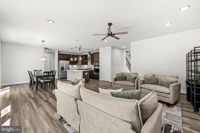 2020 SILVER SYCAMORE LN, Dumfries, VA 22026