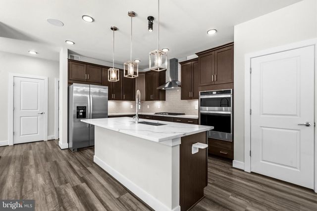 2020 SILVER SYCAMORE LN, Dumfries, VA 22026