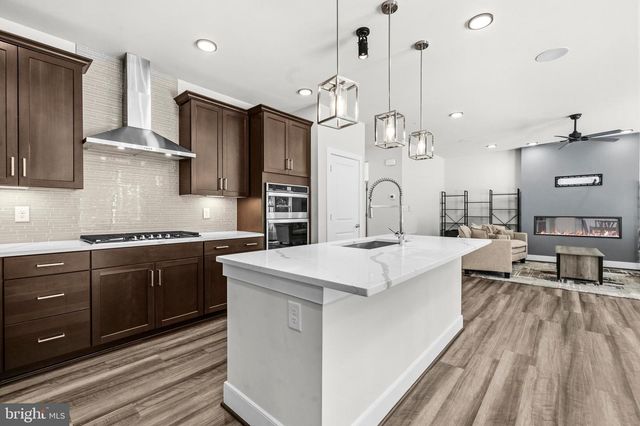 2020 SILVER SYCAMORE LN, Dumfries, VA 22026