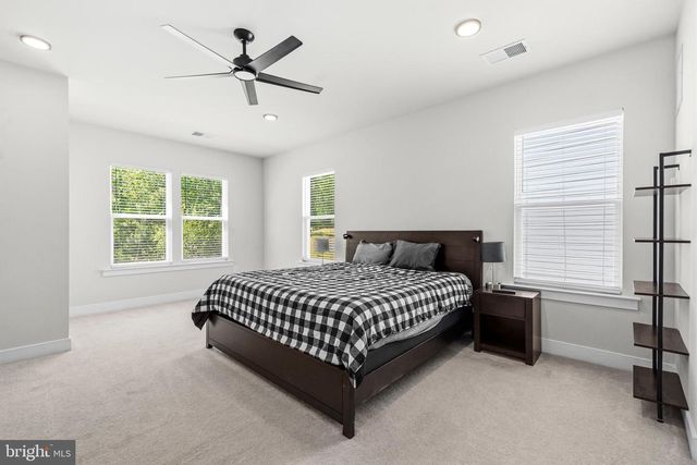 2020 SILVER SYCAMORE LN, Dumfries, VA 22026