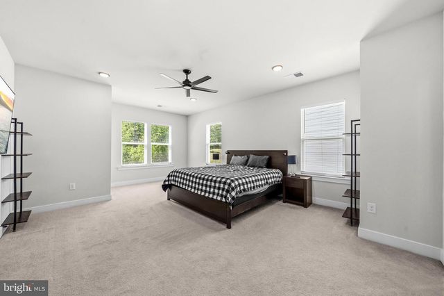 2020 SILVER SYCAMORE LN, Dumfries, VA 22026