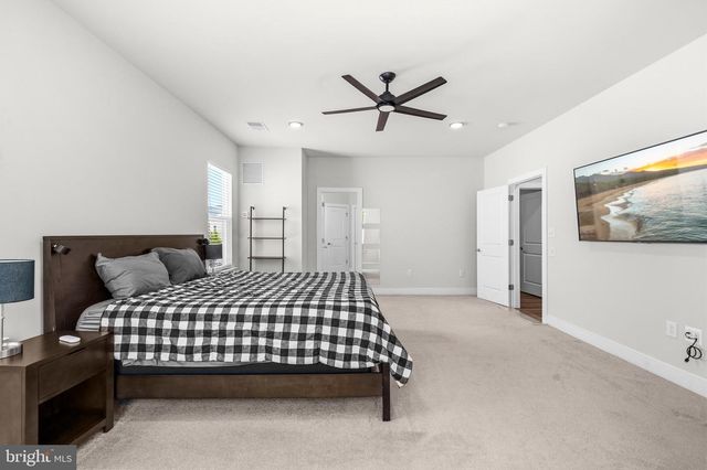 2020 SILVER SYCAMORE LN, Dumfries, VA 22026