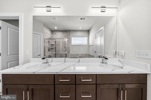 2020 SILVER SYCAMORE LN, Dumfries, VA 22026