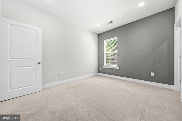 2020 SILVER SYCAMORE LN, Dumfries, VA 22026