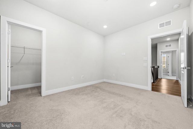 2020 SILVER SYCAMORE LN, Dumfries, VA 22026