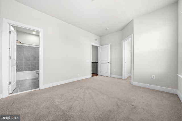 2020 SILVER SYCAMORE LN, Dumfries, VA 22026