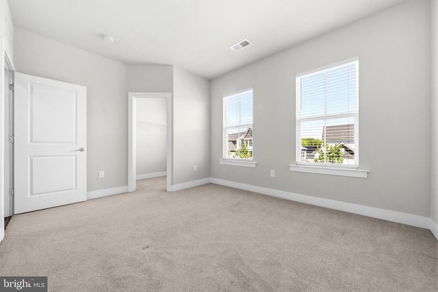 2020 SILVER SYCAMORE LN, Dumfries, VA 22026
