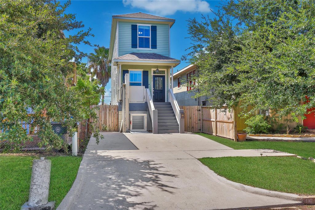 5017 Avenue K, Galveston, TX 77551