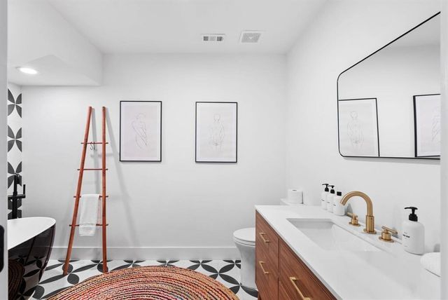 1508 E 11th ST, Austin, TX 78702