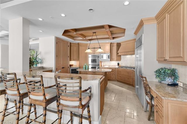 940 Cape Marco DR 602, Marco Island, FL 34145