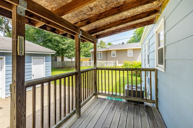624 11th Street, West Des Moines, IA 50265