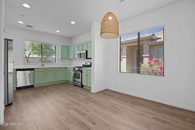 1702 W OWENS Way, Anthem, AZ 85086