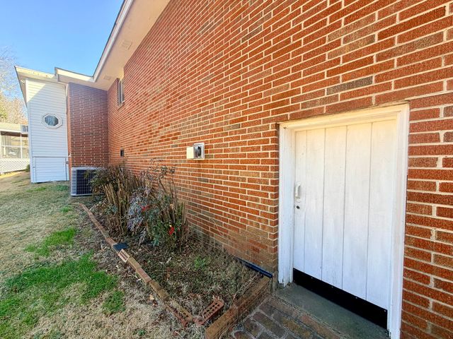 89 W Highland Drive, Ringgold, GA 30736