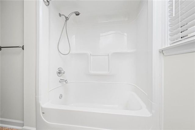 3627 Signet Drive, Winston-salem, NC 27101