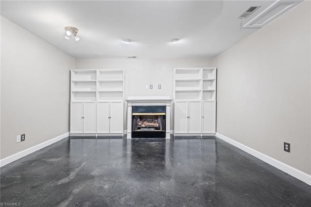 3627 Signet Drive, Winston-salem, NC 27101