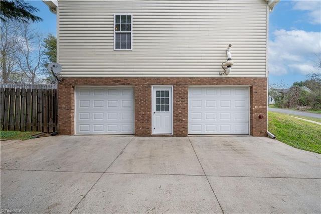 3627 Signet Drive, Winston-salem, NC 27101