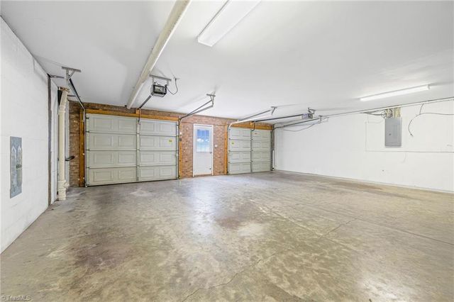 3627 Signet Drive, Winston-salem, NC 27101