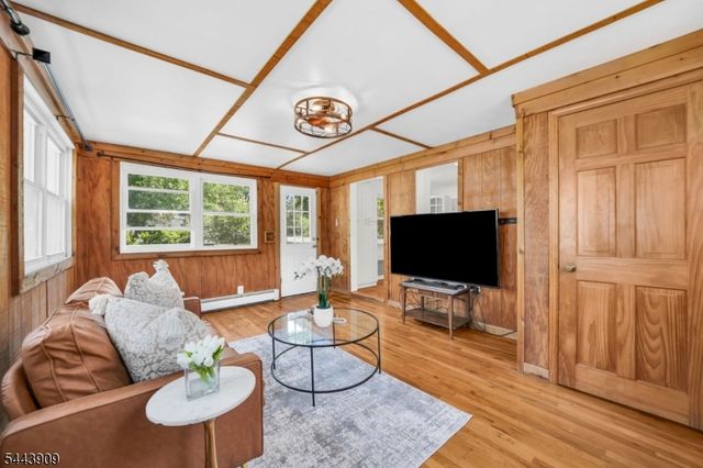 510 Eagle Rock Ave, Roseland Boro, NJ 07068